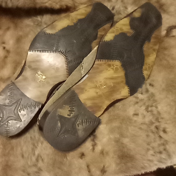 Implode distressed slip on shoes - Picture 4 of 4